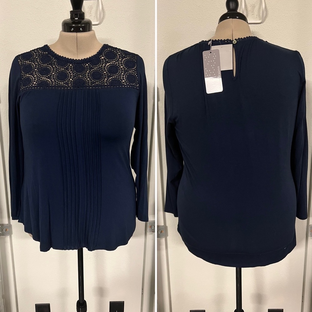 EUC worn once Navy Long-Sleeve Knit Shirt - Size XL